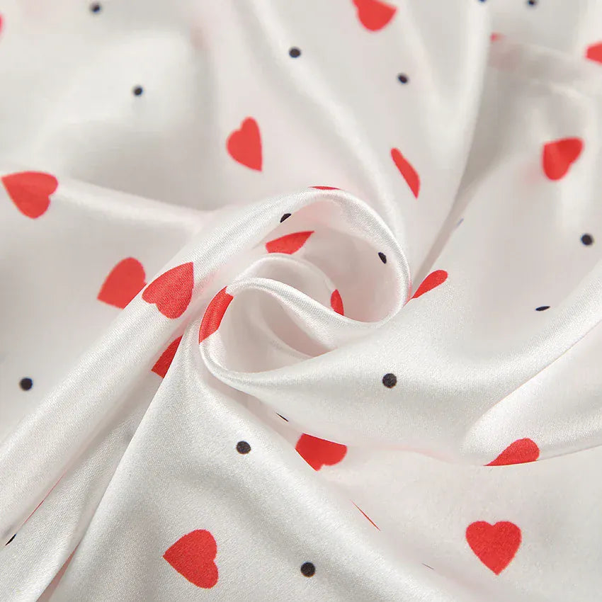 Zestaw piżamowy z motywem serduszek