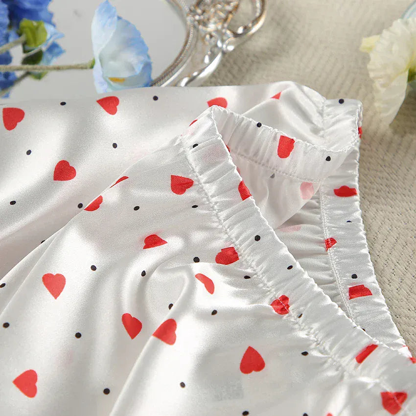 Zestaw piżamowy z motywem serduszek